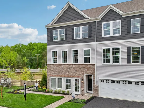 12 Rothbury Ct, Tinton Falls, NJ 07753