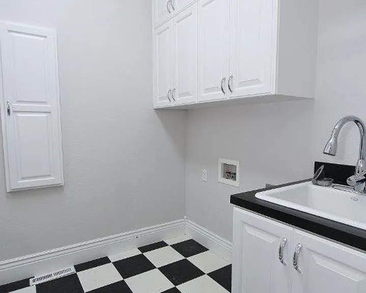 2291 N Greenview Ct — Photo 30