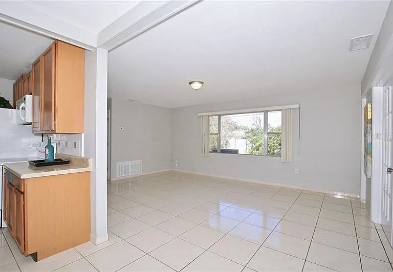 1309 Forester Ave — Photo 9