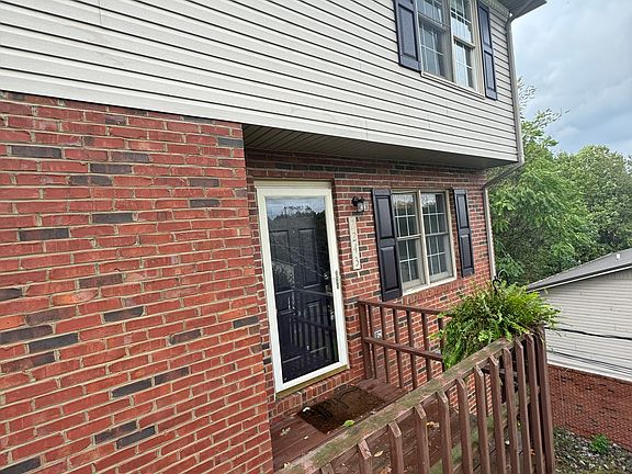 3rd image of 2243 Forest Acres Dr