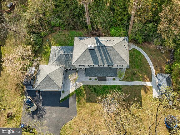 4th image of 3803 Estel Rd