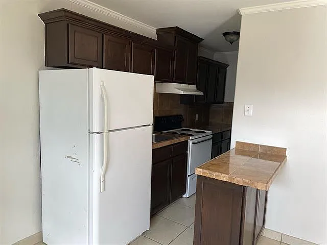 2202 Okane St #8 — Photo 10