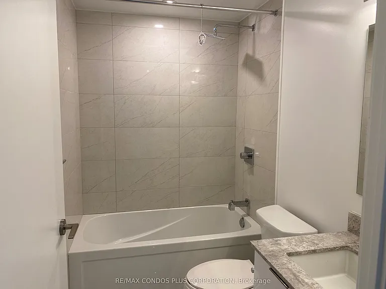 18 Maitland Ter #1706 — Photo 11