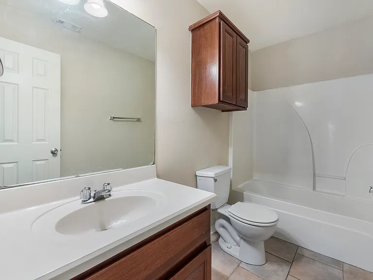 1720 Boardwalk Ct — Photo 16