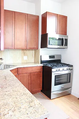 Rented by Realty 2000 Corp | media 29