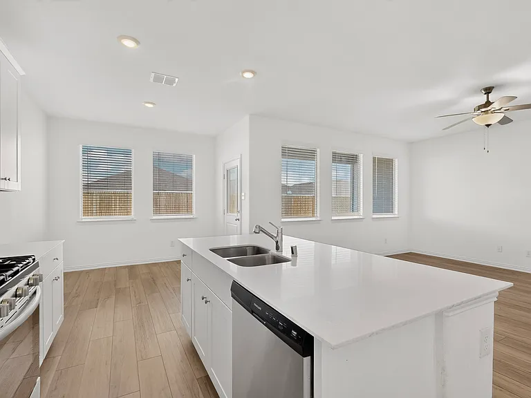 1129 Flameleaf Dr — Photo 26