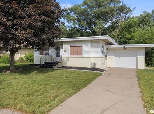 13 Alexander Ln, Bartonville, IL 61607