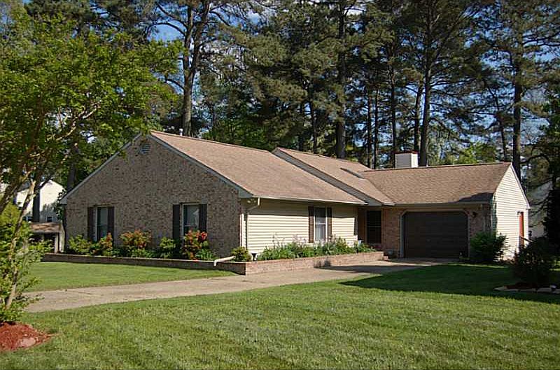1st image of 900 Brentmoor Ct