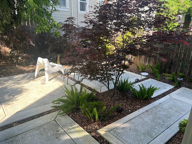 2527 O St #3 — Photo 12