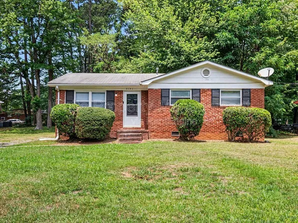 9131 Feldbank Dr, Charlotte, NC 28216