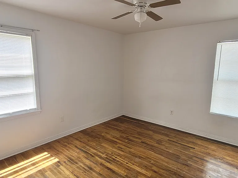 2733 Hilltop Dr — Photo 15