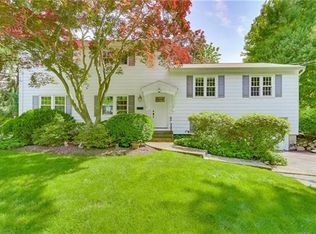 90 Arlene Ct, Pearl River, NY 10965