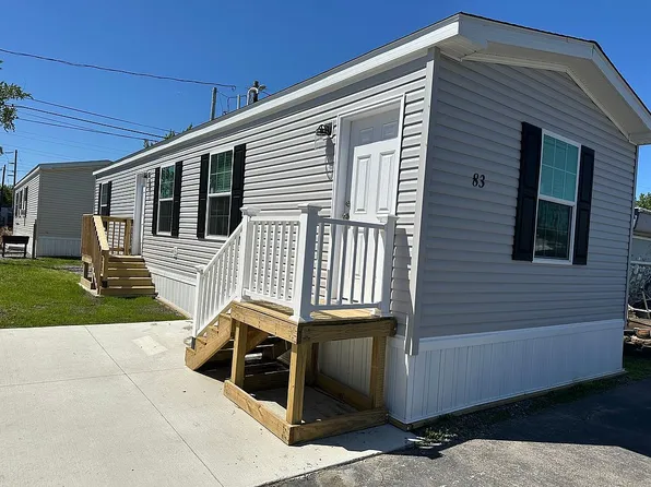 83 Tracy Pkwy, Lackawanna, NY 14218