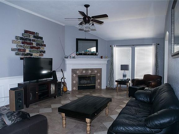 5th image of 4108 Bent Oaks Dr