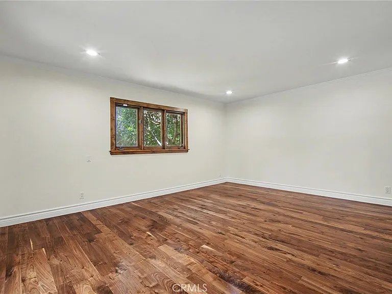 738 N Kenter Ave — Photo 17