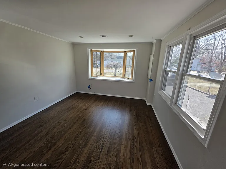 21 E 6th St — Photo 2