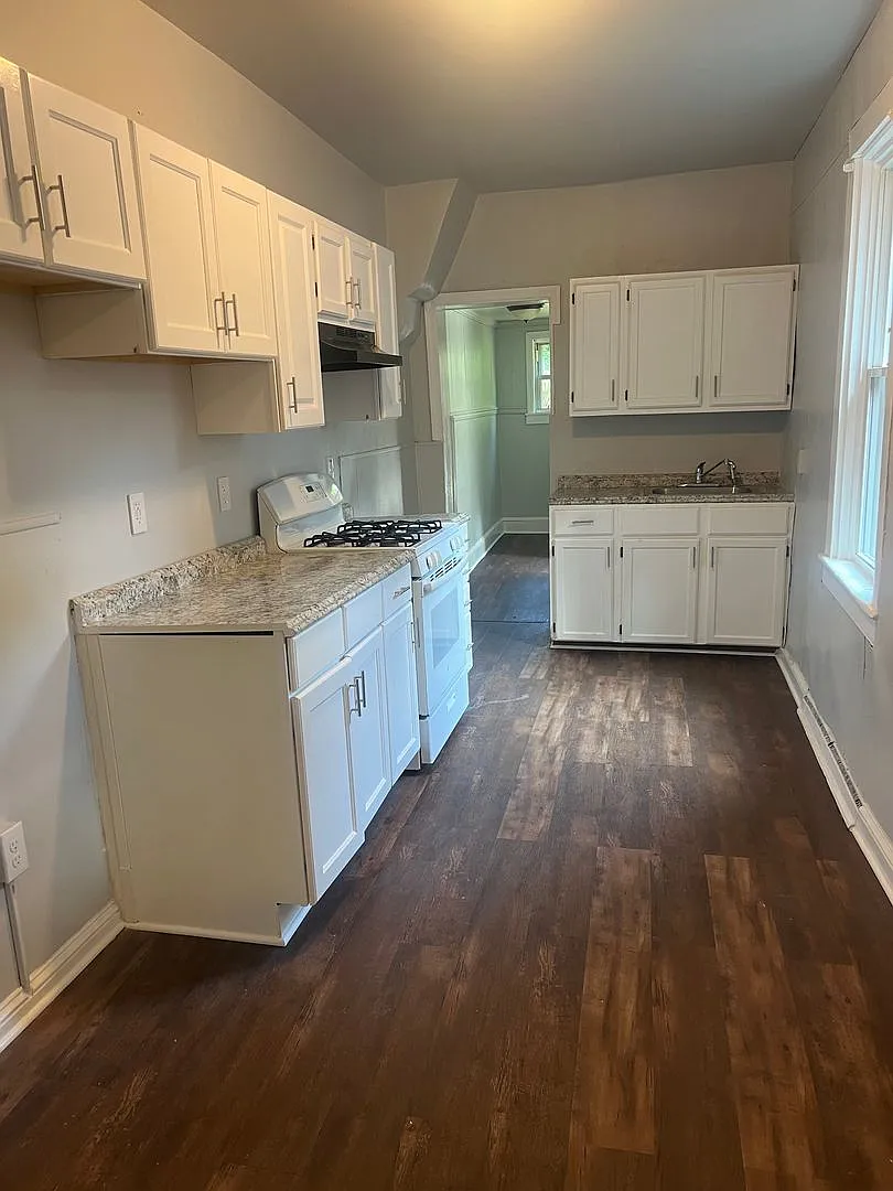 Cute 3bed 1 bath Old City Lancaster Home — Photo 3