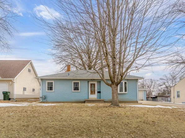 425 Auburn St, Waterloo, IA 50701