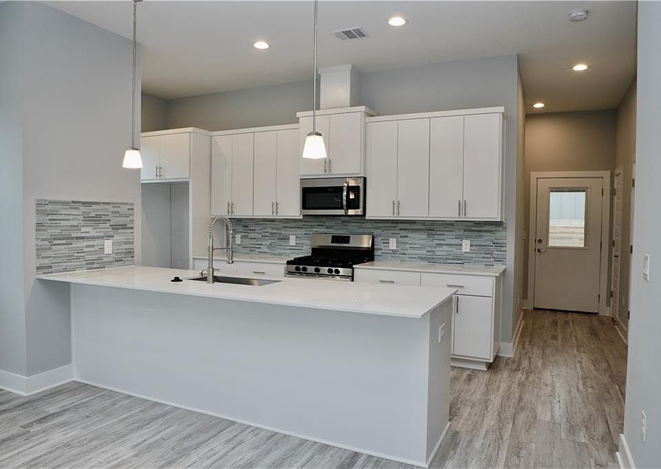 2nd image of 6713 Porter St #1