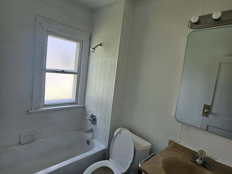 11205 Glenboro Dr — Photo 15