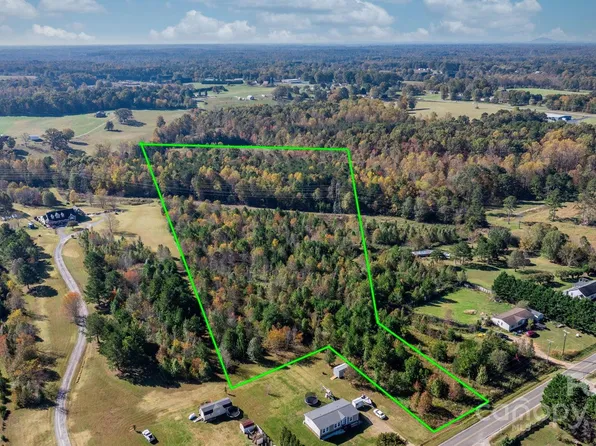 7911 River Bend Rd, Claremont, NC 28610