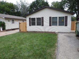 1507 Walnut Dr, Round Lake Beach, IL