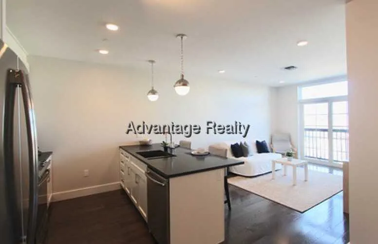2 bed, $3,600 — Photo 4