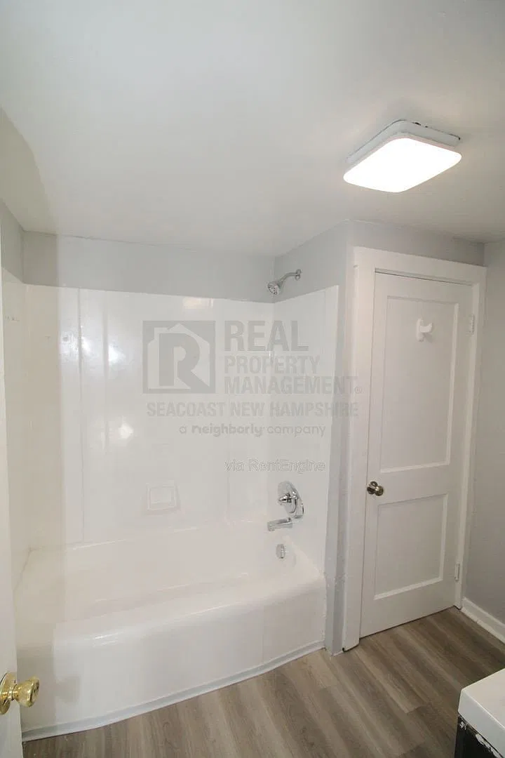 3 bed, 1.0 bath, 1130 sqft, $1,850 — Photo 4