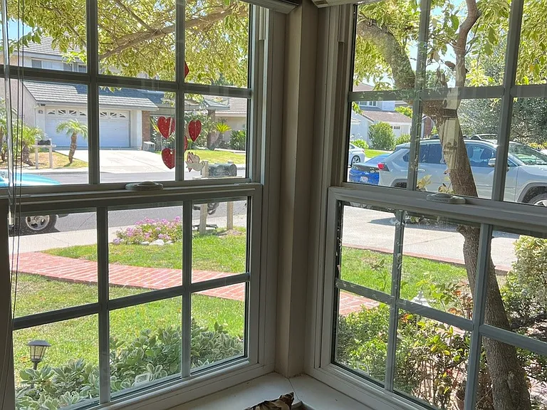 27 Brookstone — Photo 20