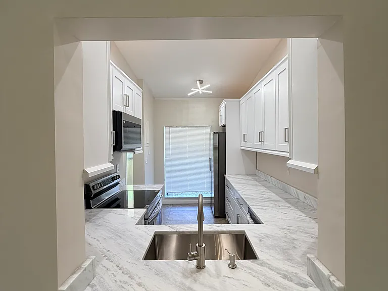 2067 SW 15th St #230 — Photo 5