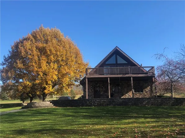 11798 Hornberg Rd, Cato, NY 13033