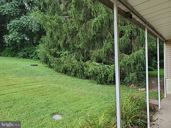 5th image of 244 Holly Dr