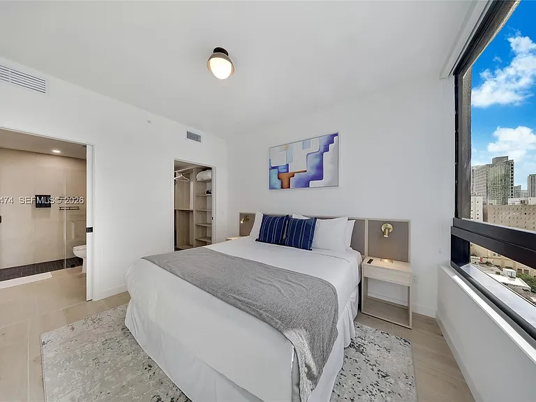 225 N Miami Ave #1510 — Photo 8