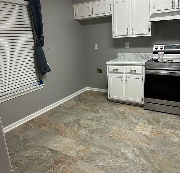 8085 Creekwood Cir E — Photo 2