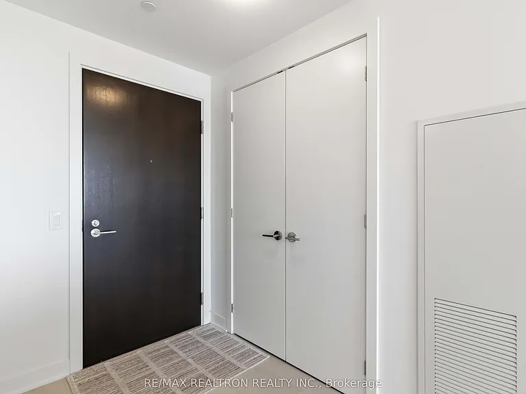 11 Yorkville Ave #3403 — Photo 21