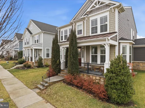 1018 Laconian St SE, Leesburg, VA 20175