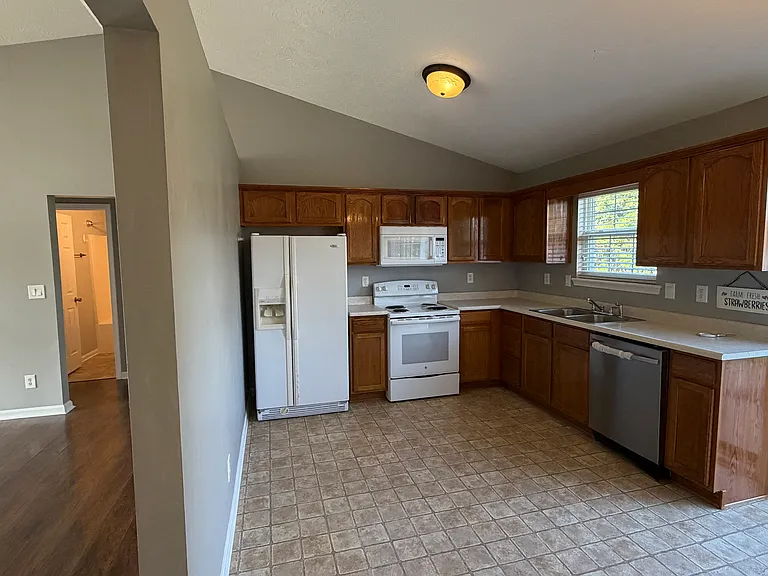 112 Savannah Nicole Rd — Photo 16