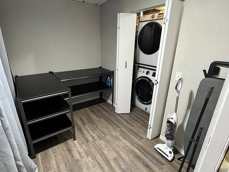1246 Waverly Ave #201 — Photo 7
