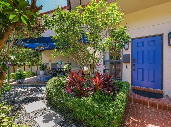 725 Biltmore Ct, Coral Gables, FL 33134