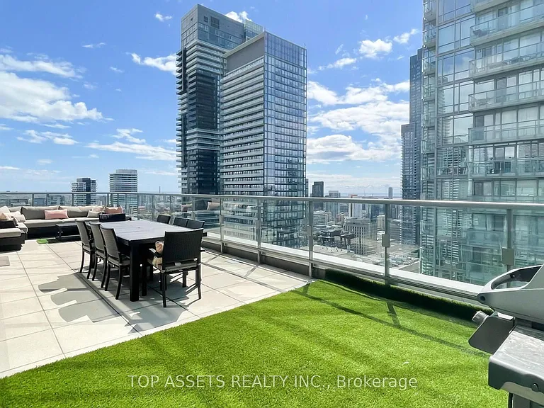 37 Grosvenor St #2109 — Photo 31
