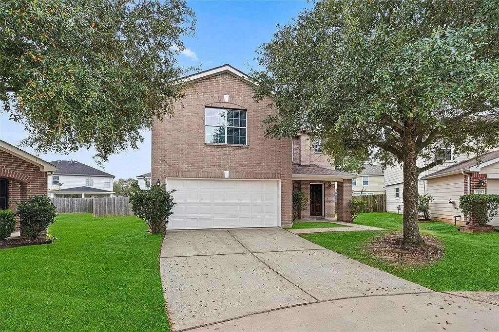3 bed, 2.5 bath, 2293 sqft, $2,000 — Photo 1