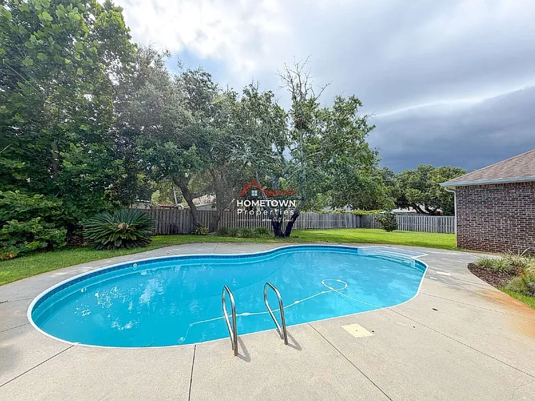 1467 W Shores Blvd — Photo 49