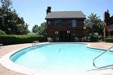 Refreshing pool for tenant use