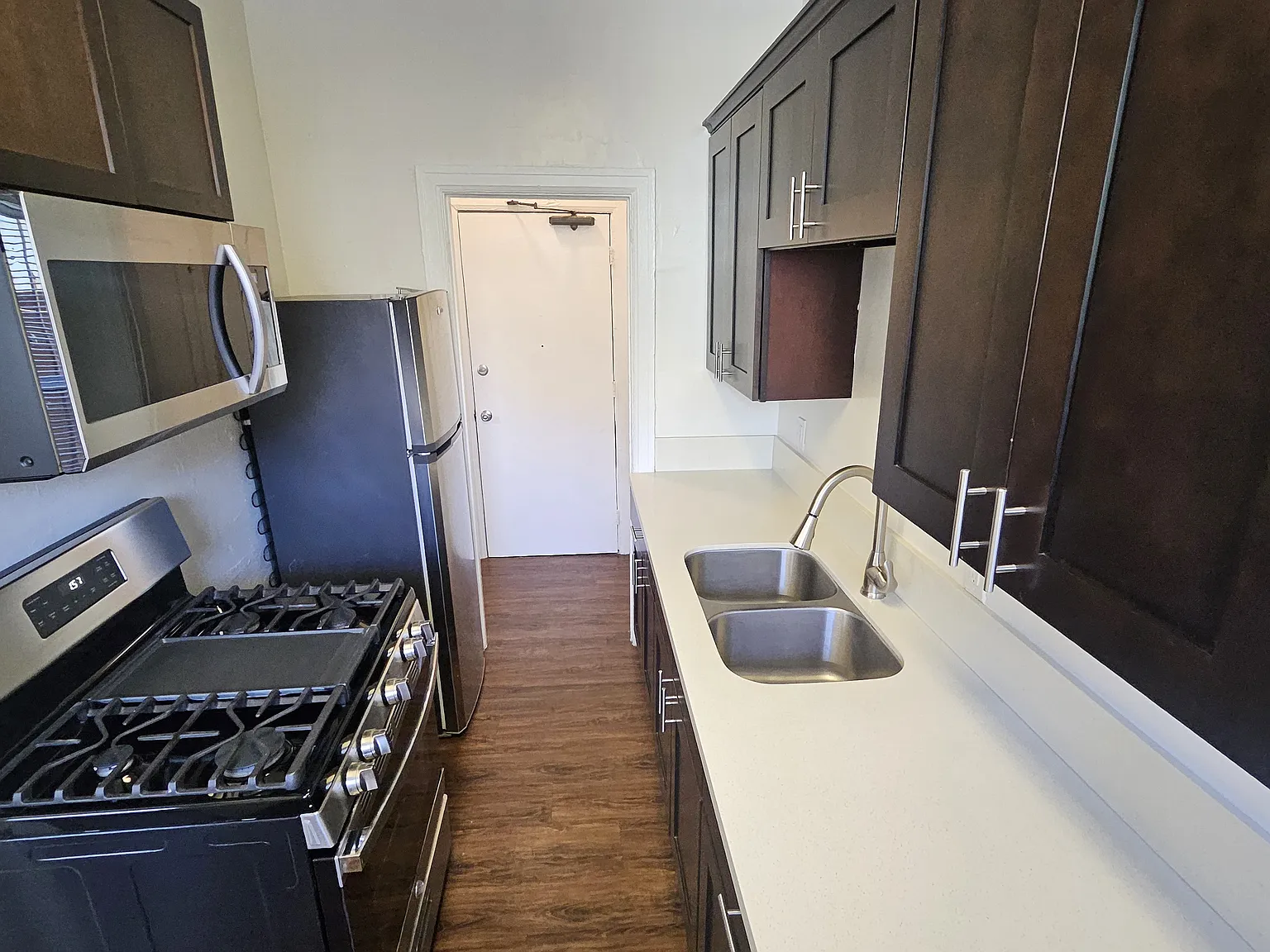 Studio, 450 sqft, $1,475 — Photo 4