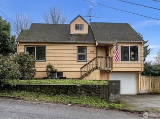 3303 11th St, Bremerton, WA