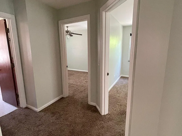 Hallway to bedrooms.
