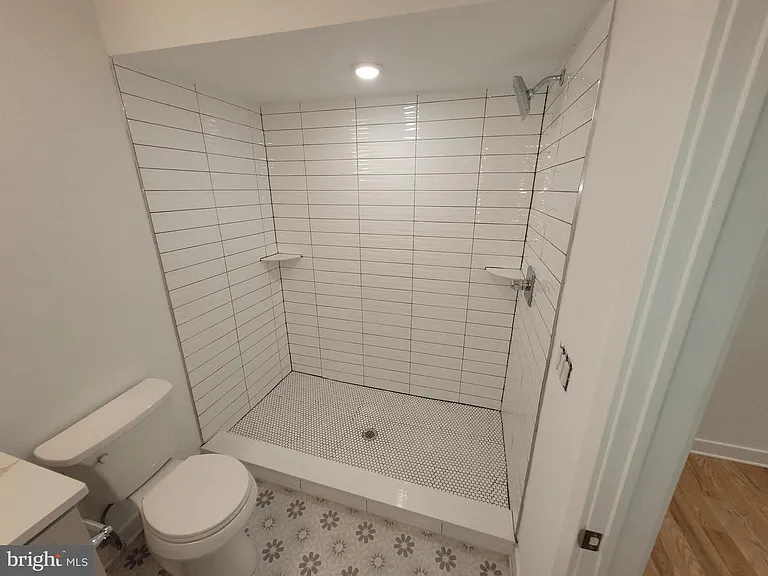 223 E Girard Ave #1R — Photo 19