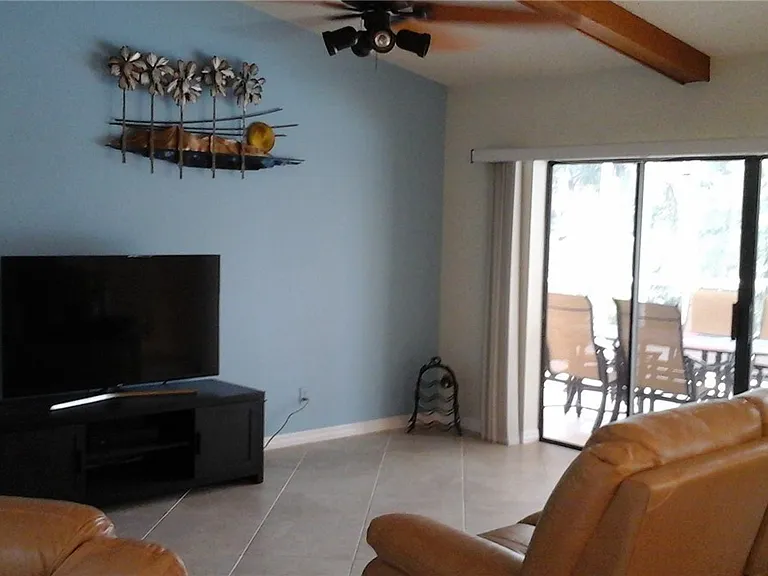 4011 SW 2nd Ave — Photo 11