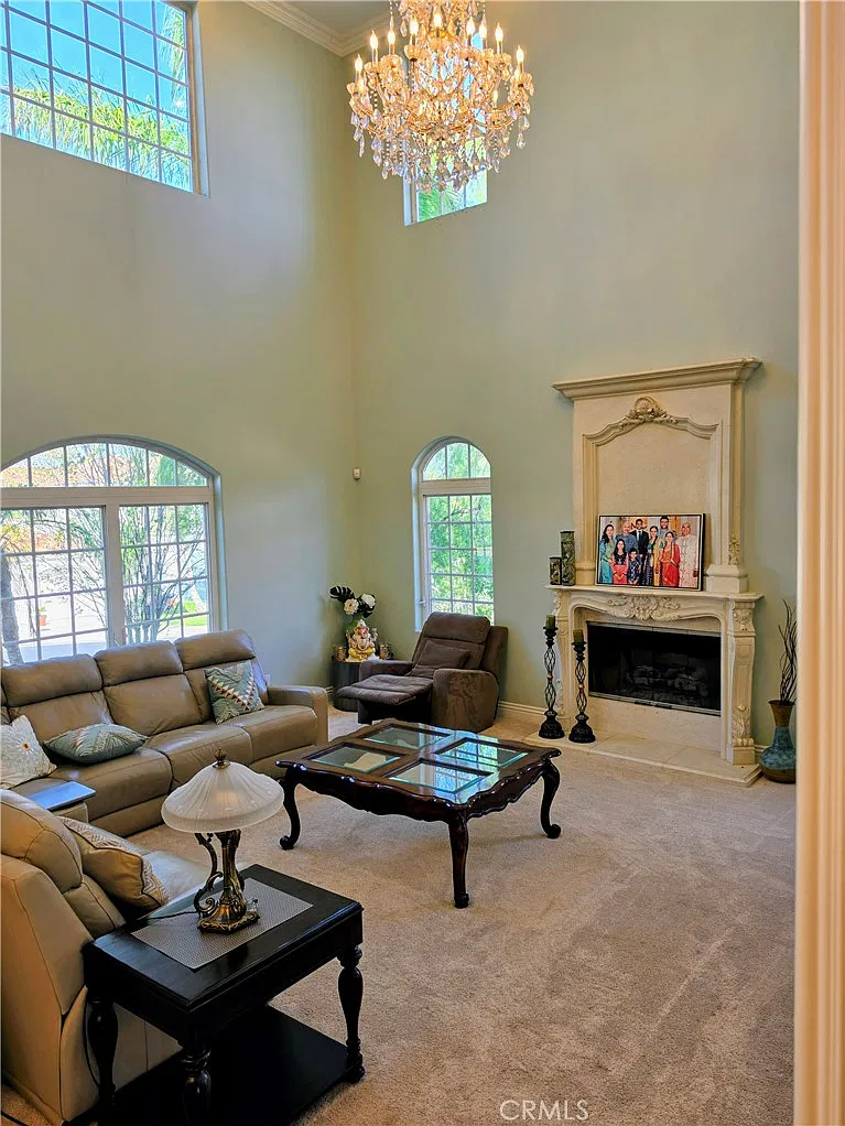 7 bed, 7874 sqft, $15,000 — Photo 3