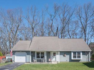 9 Lampost Ct, Howell, NJ 07731